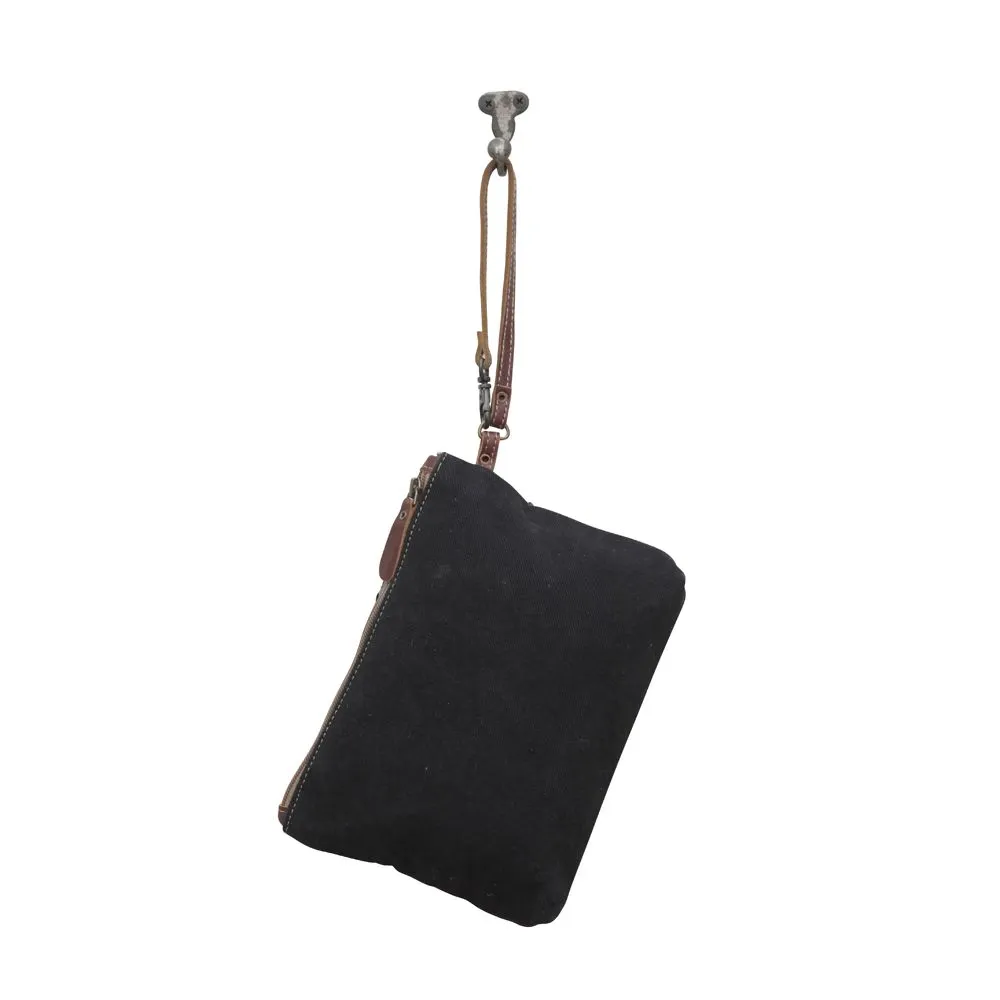 Myra Bag Voorpret Pouch: Versatile Elegance for Indo-Ethnic Dresses